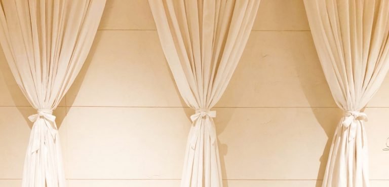 curtains installation in Dubai